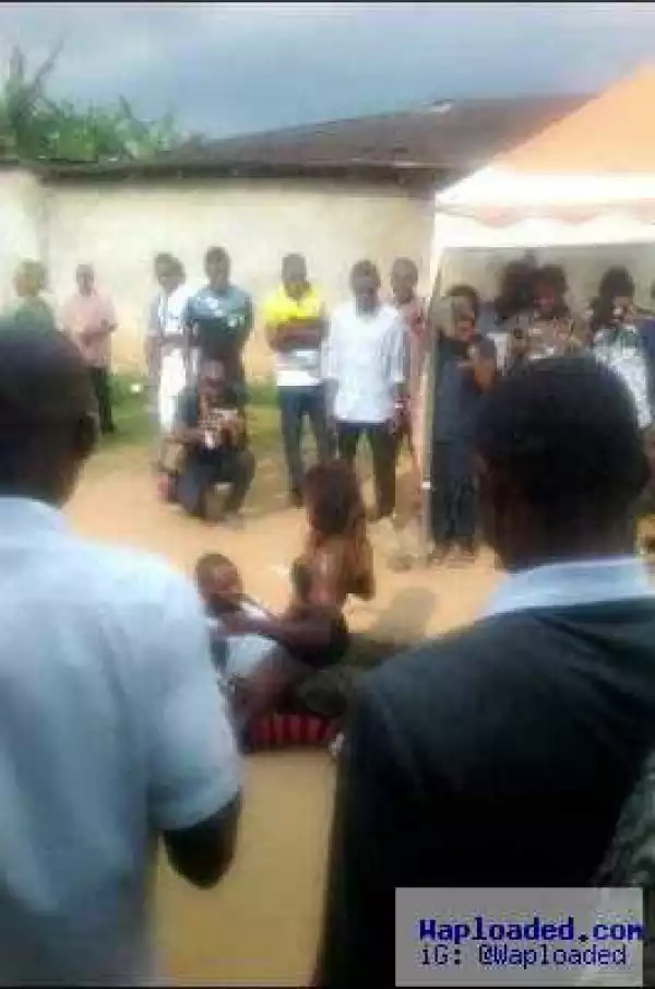 Reader Exposes Lady Who Sexually Harasses Men at Burial Ceremonies (Photos)